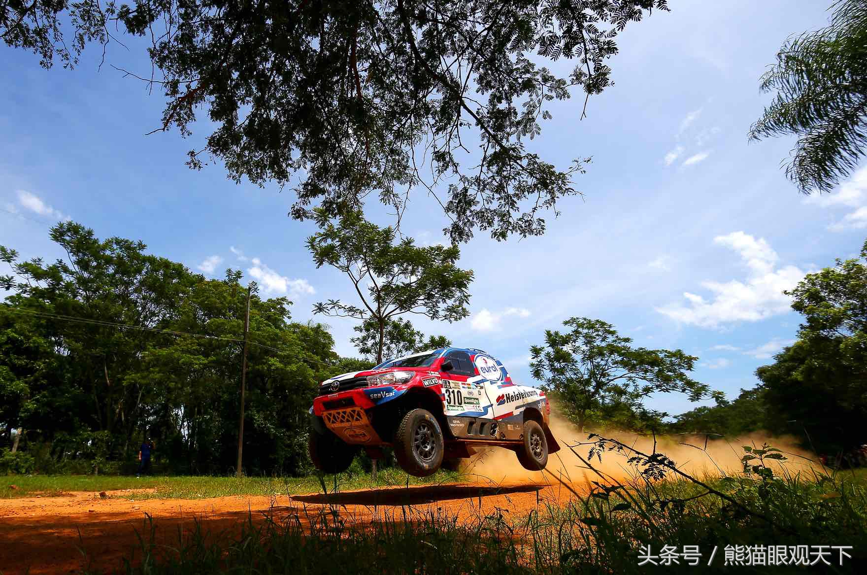 kaiyun官网中国关于巡回赛巅峰对决！辽东独角兽队惊险晋级三湘鲨队队，拉力赛赛场再起波澜；全面提速抢占先机的信息